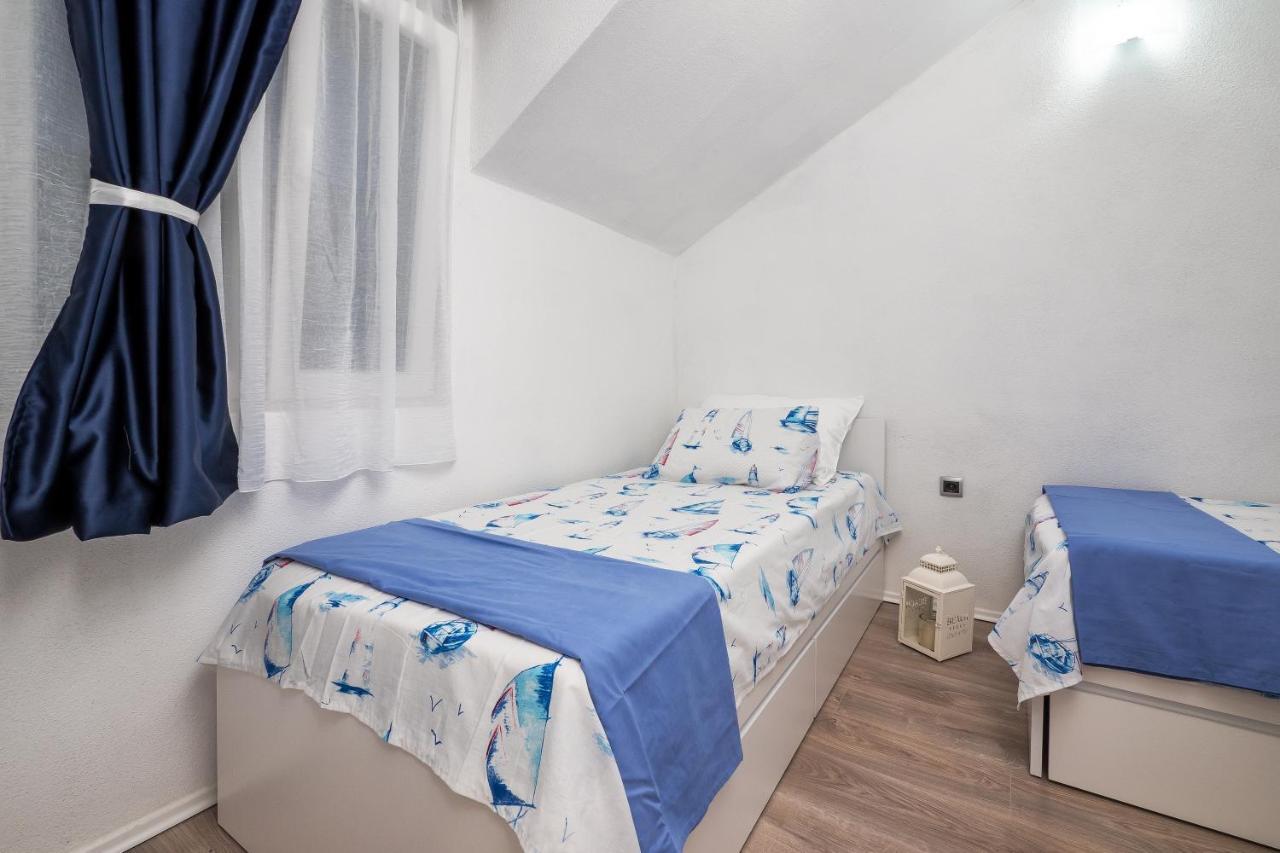 Holiday Home Beyla Pucisca Extérieur photo