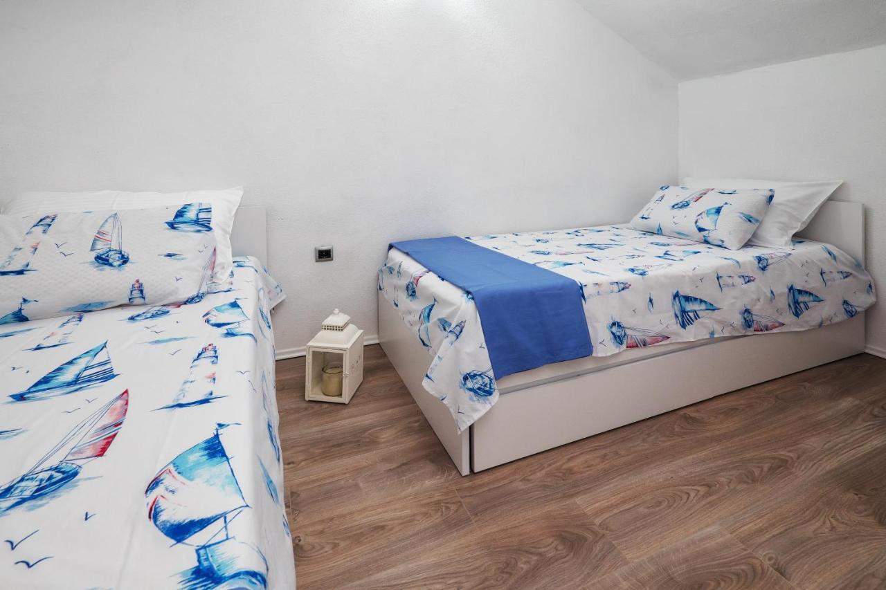 Holiday Home Beyla Pucisca Extérieur photo