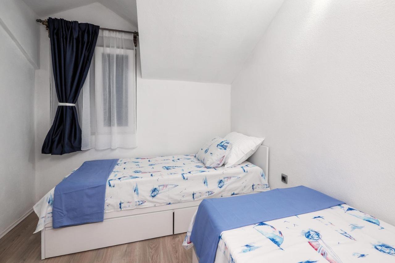 Holiday Home Beyla Pucisca Extérieur photo